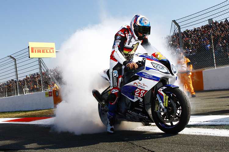 Markus Reiterberger feiert seinen EM-Titel