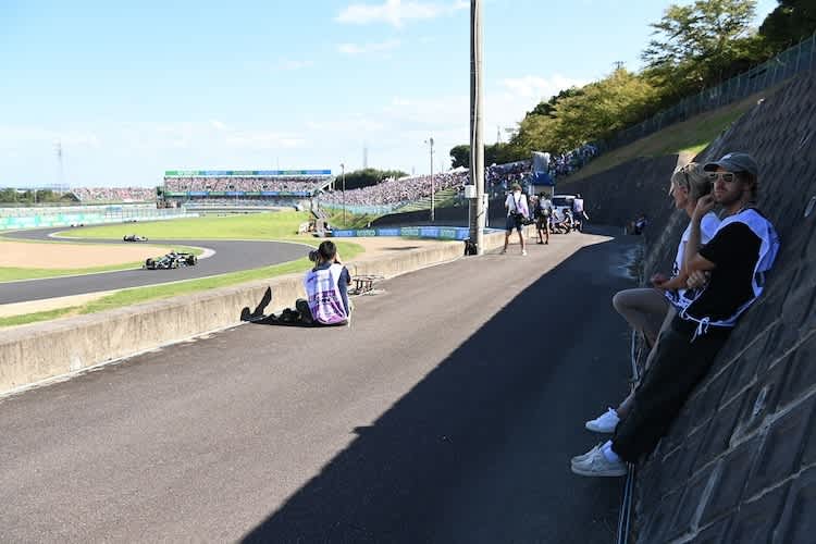 Prominenter Zaungast: 2023 schaute sich Sebastian Vettel das Formel-1-Treiben in Suzuka aus nächster Nähe an