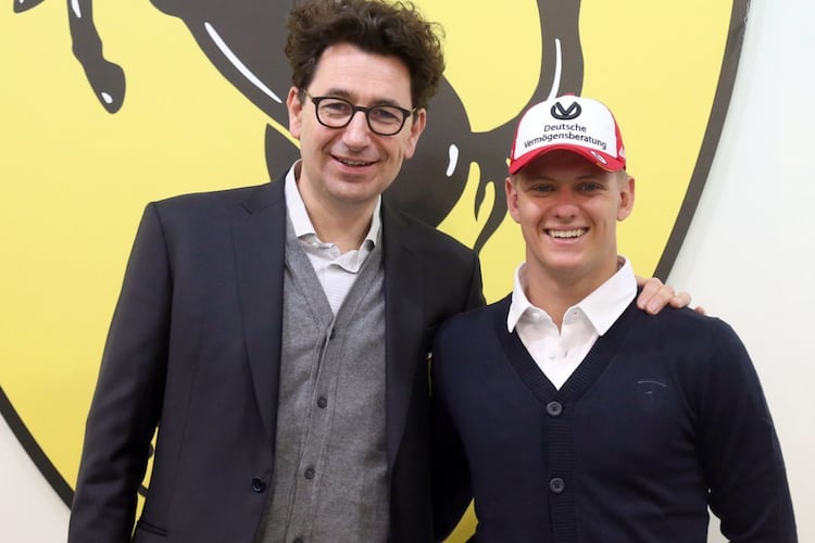 Ferrari-Teamchef Mattia Binotto und Mick Schumacher
