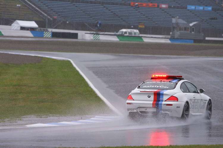 Akute Aquaplaninggefahr in Motegi