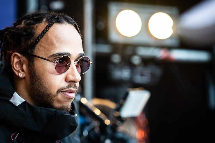 Lewis Hamilton ist in düsterer Laune
