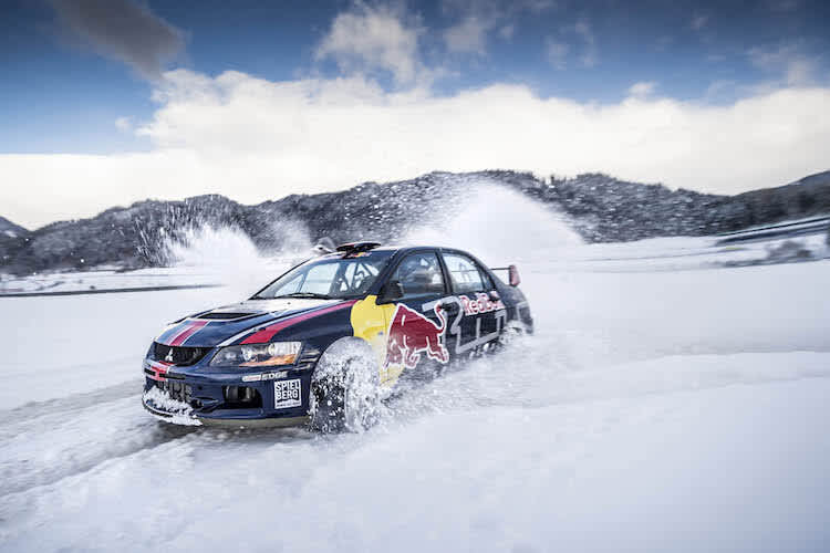 Mit einem Mitsubishi durch den Schnee