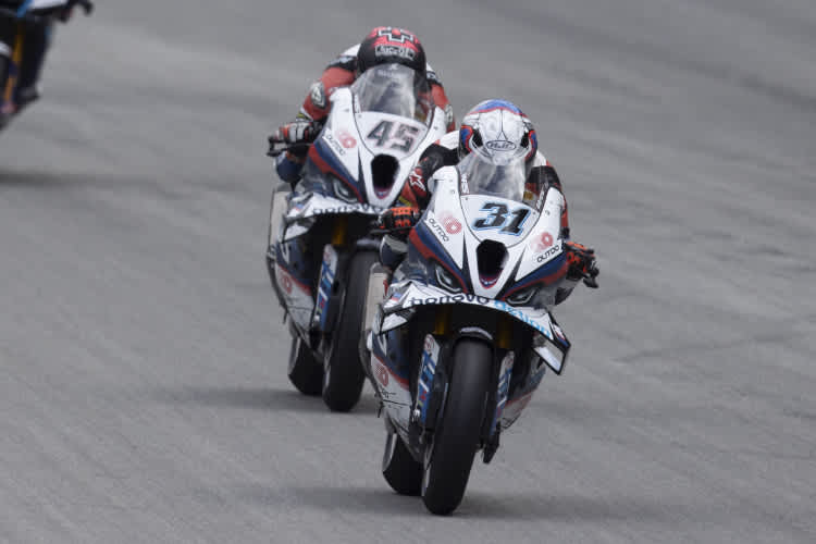 Bonovo-Pilot Garrett Gerloff vor Teamkollege Scott Redding