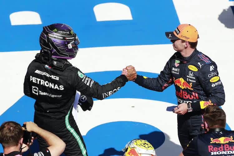 Lewis Hamilton gratuliert Max Verstappen