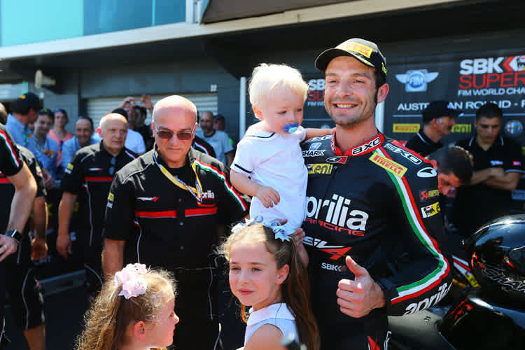 Drei Kinder halten Sylvain Guintoli beschäftigt