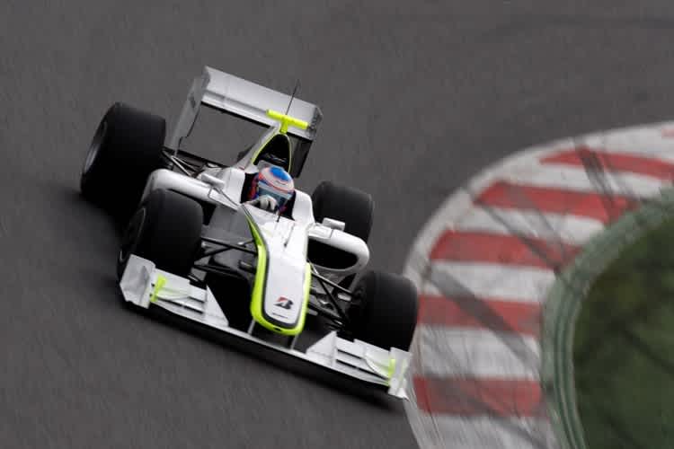 Starker erster Tag in Barcelona: Jenson Button im Brawn BGP001