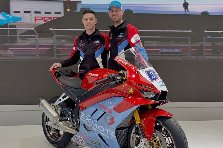 Federico Caricasulo und Valentin Debise bilden das ZXMoto-Fahrer-Duo (v.l.)