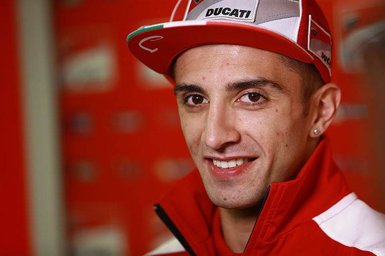 2017 wird Andrea Iannone in blauem Leder für Suzuki antreten