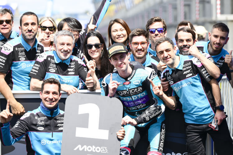 Das Aspar-Team freute sich mit Maximo Quiles