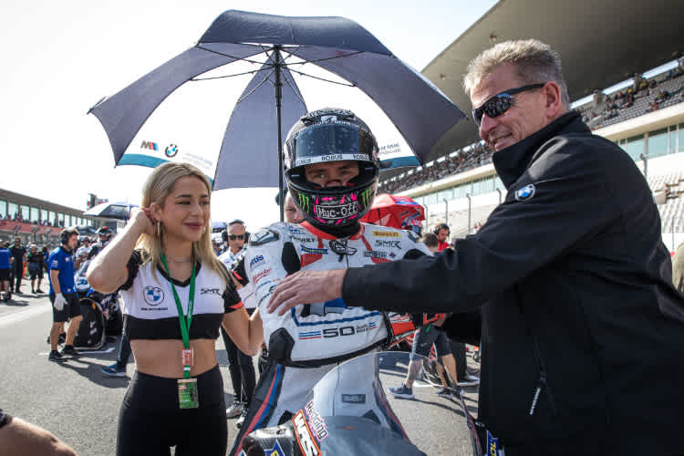 Scott Redding mit BMW-Geschäftsführer Dr. Markus Schramm