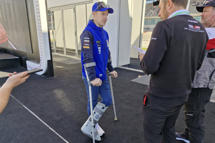 Bislang darf Jonathan Rea seinen linken Fuß nicht belasten