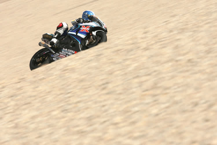 Kagayama stand in Katar alleine da