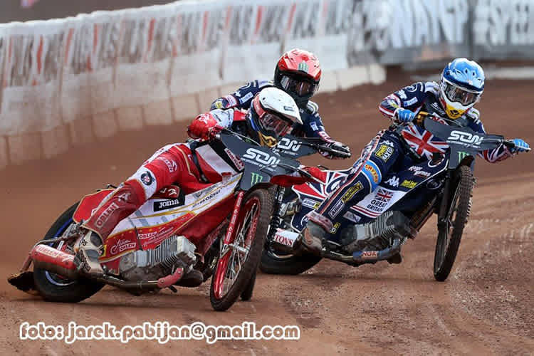 Bartosz Zmarzlik (vorne) war wieder einmal überragend