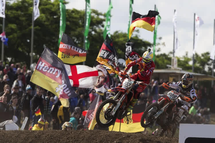 Im Talkessel herrschte wieder eine ausgezeichnete Stimmung unter den Zuschauern und Lukas Neurauter (909) hielt Antonio Cairoli (222) in Schach