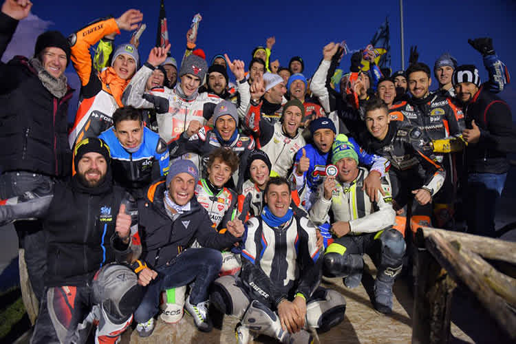 Anfang 2016 nahmen Jonas Folger, Marcel Schrötter und Sandro Cortese an Rossis 100km-Rennen teil