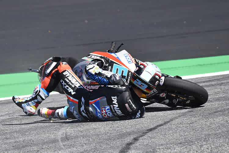 Marcel Schrötter stürzte am Freitag zweimal