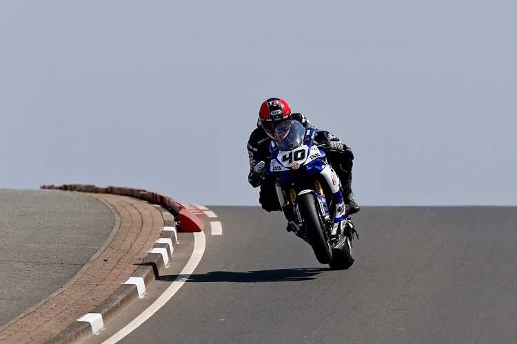 Road Racer Horst Saiger in Aktion: Auf seiner Fanreise ans North West 200 gibt er Einblick in die Welt der Strassenracer 