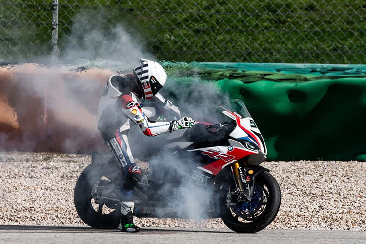 Eugene Lavertys BMW gab Rauchzeichen