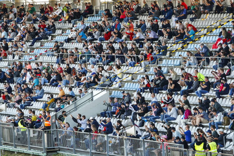 2500 Fans können pro Renntag an die Strecke