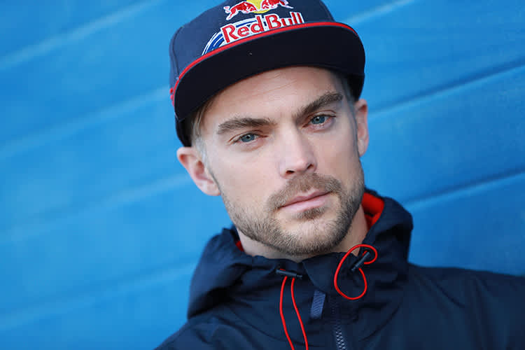 Leon Camier hat starke Schmerzen