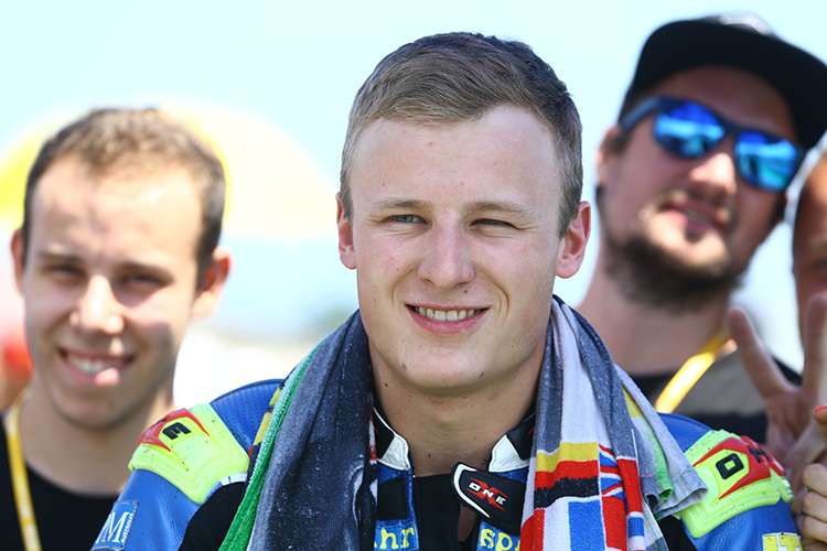 Patrick Hobelsberger (Mitte)