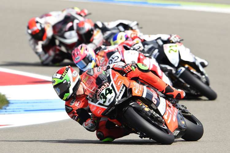 Davide Giugliano (34) wartet auf seinen ersten Sieg