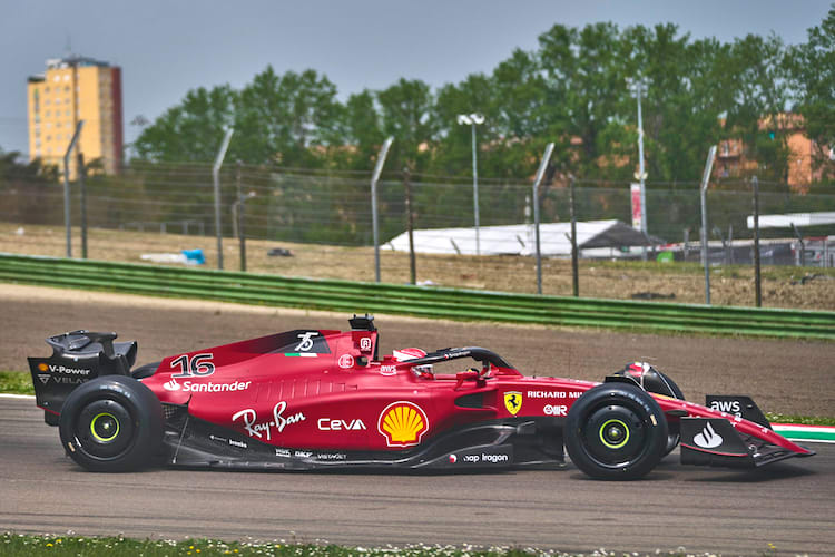 Charles Leclerc beim Pirelli-Test in Imola