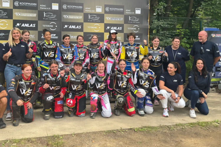 Die Teilnehmerinnen an der FIM-Akademie