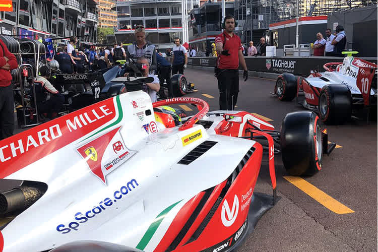 Mick Schumacher geht auf die Bahn