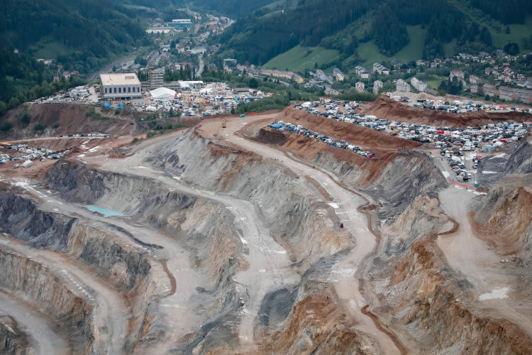 Eindrucksvolle Kulisse: Der eiserne Gigant