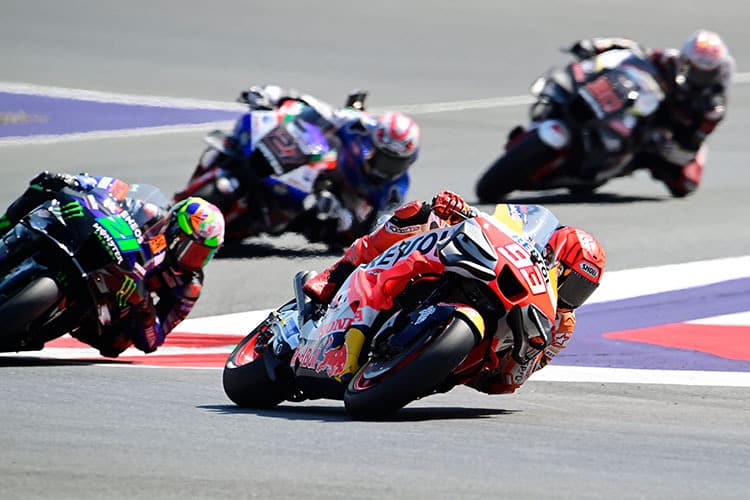 Im Sprint: Marc Márquez (93) vor Morbidelli (21), Lecuona und Nakagami