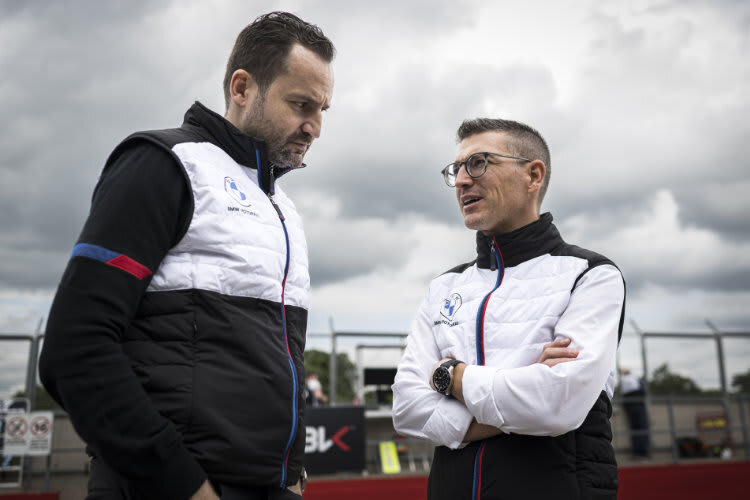 BMW-Rennchef Sven Blusch (li.) mit dem Technischen Direktor Chris Gonschor