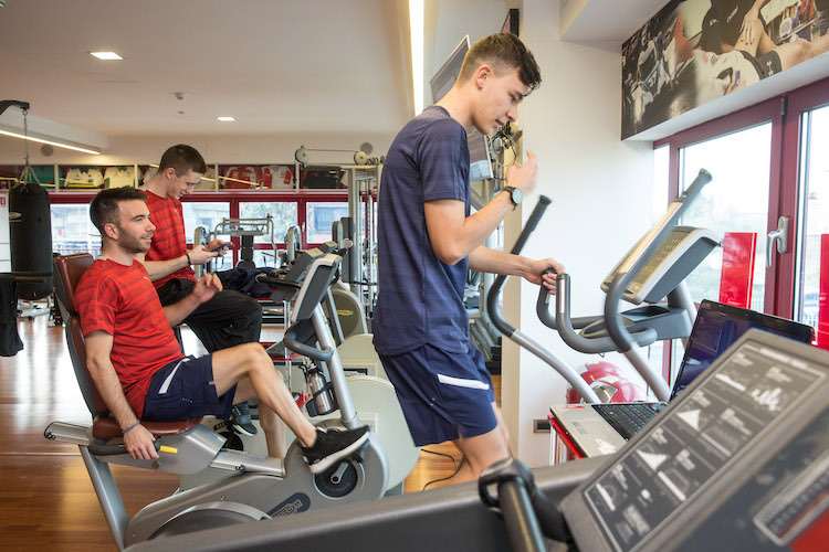 Die BMW-Piloten schwitzen für die neue Saison