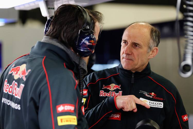 Teamchef Franz Tost will es ganz genau wissen