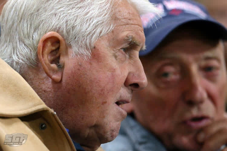 Sir Barry Briggs (li.)