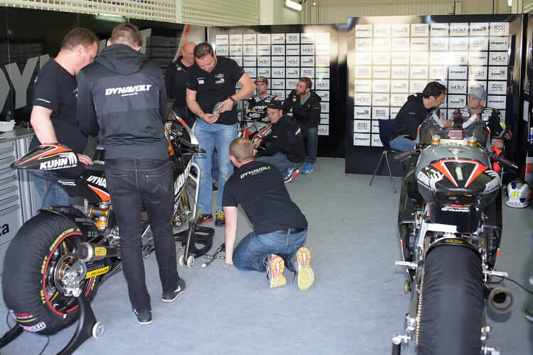 Das neue Intact-Team beim jüngsten Test in Valencia, bei dem Cortese hinter Zarco (und vor Folger) auf Platz 2 landete