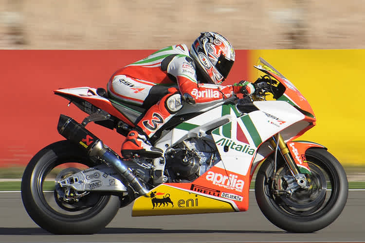 Aprilia weiss, wie sie Max Biaggi glücklich machen