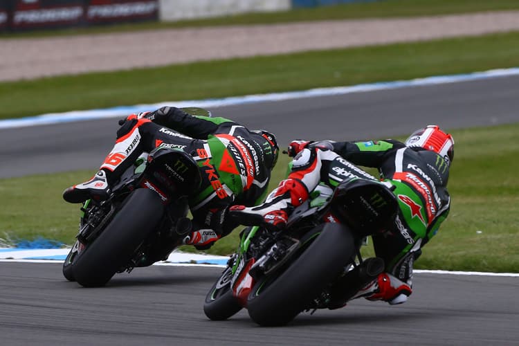 Zwei Ausnahmekönner: Tom Sykes vor Jonathan Rea