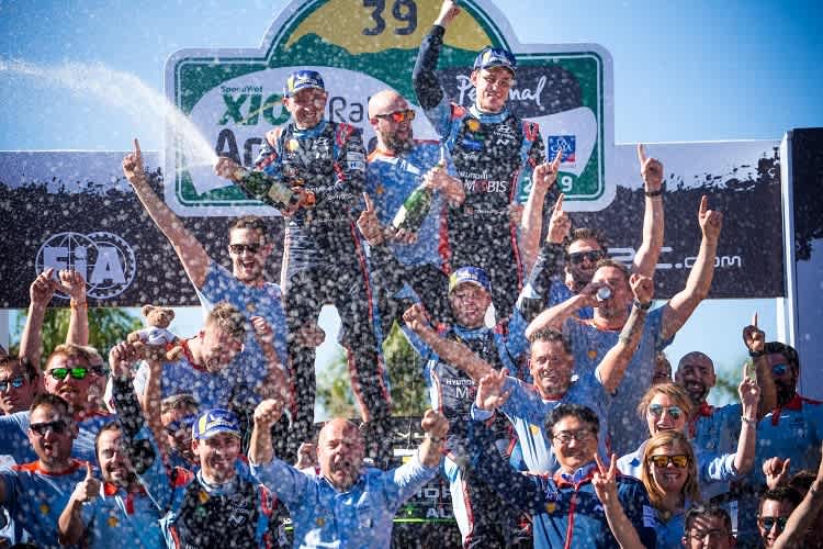  Das siegreiche Hyunda-Team