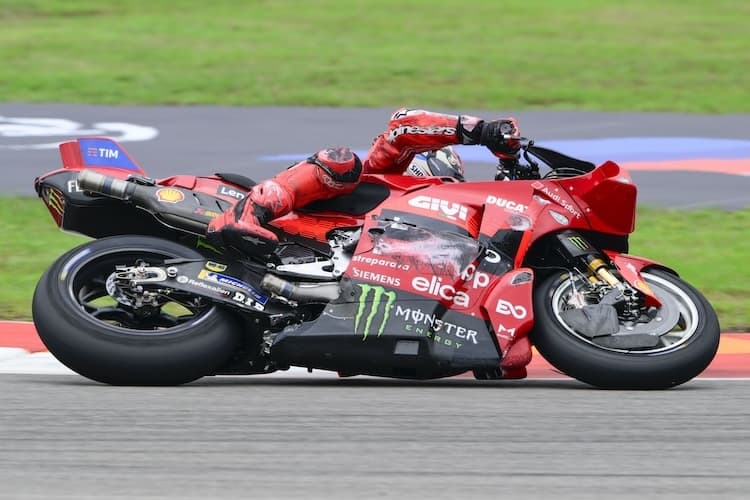 Marc Marquez fuhr nach seinem Sturz ohne Fußraster noch einige Trainingsrunden