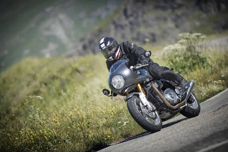 iXS Tour ST-Plus: Membrane direkt mit dem Oberstoff verbunden, damit sich das Gewebe nicht mit Regenwasser vollsaugen kann