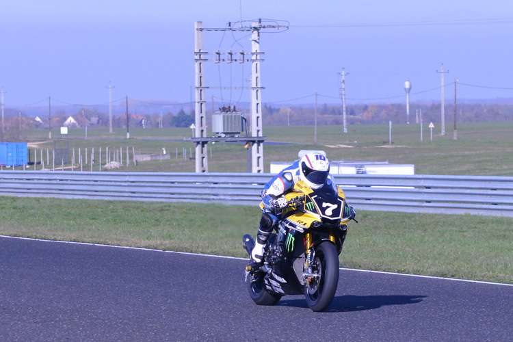 Team Toth beim ersten Test mit Yamaha