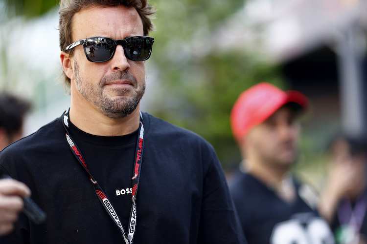 Fernando Alonso: «Wir müssen zuallererst mal die Zielflagge sehen»