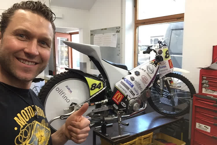 Martin Smolinski bei den letzten Vorbereitungen