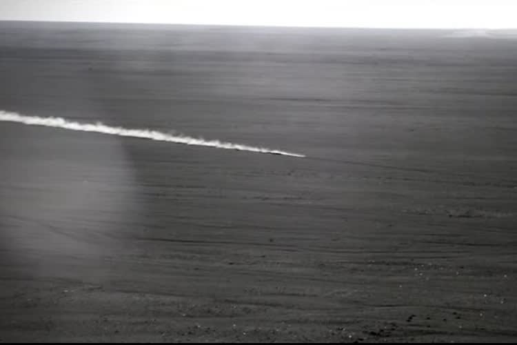 Honda kann Motorräder bauen, mit denen man durch die Wüste fahren kannn - mehr Information können wir dem neuesten Video von Honda nicht entnehmen