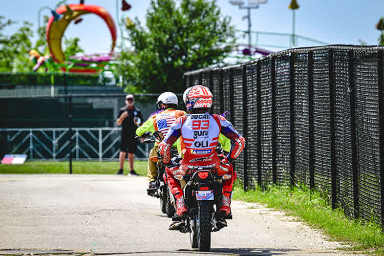 Roller-Rücktransport statt Podium: Marc Márquez, Austin 2024.