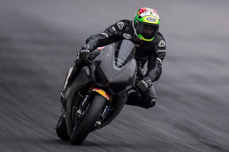 Die neue Verkleidung sorgt für mehr Anpressdruck am Vorderrad