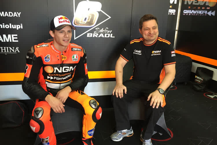 Stefan Bradl mit Crew-Chief Sergio Verbena