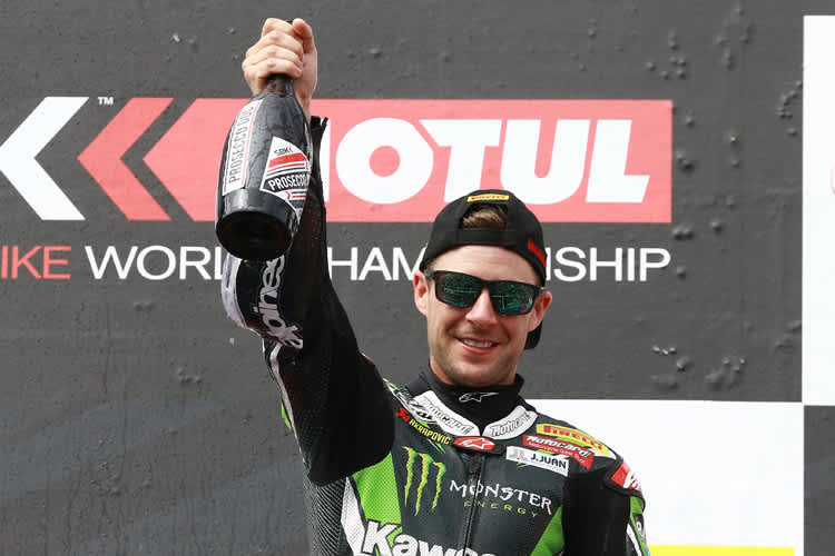 Für Jonathan Rea gab es jede Menge Champagner