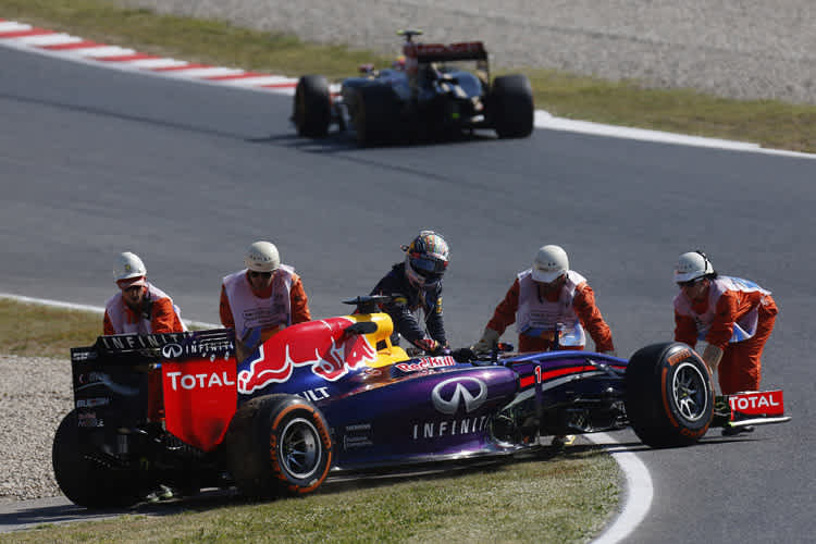 Formel-1-Weltmeister Sebastian Vettel im Pech: Nach nur vier Runden war das erste freie Training zum Spanien-GP gelaufen